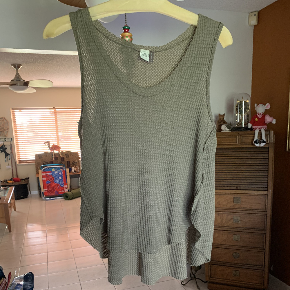 FREE PEOPLE LIKE Light Thermal Sleeveless Top LG. - Picture 1 of 2